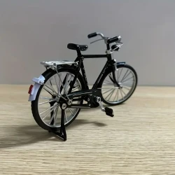 Miniatuur fiets met echt werkende trappers