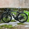 Miniatuur fiets met echt werkende trappers