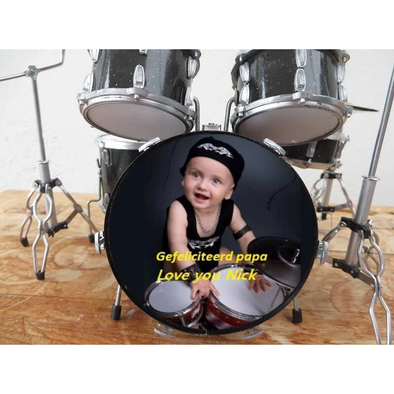 Eigen logo, tekst en-of foto voor op de basdrum van het drumstel!